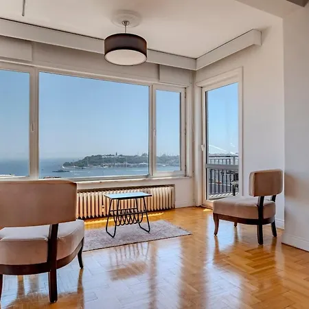 5-bedroom With Sea View *