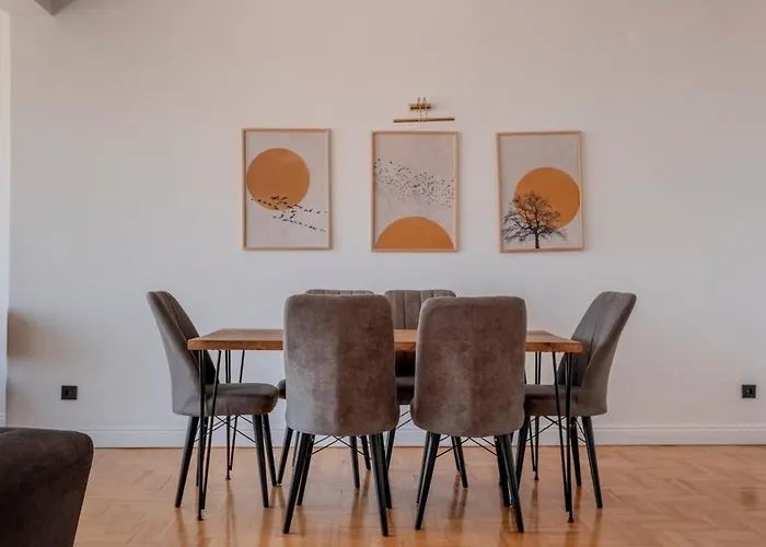 5-bedroom With Sea View شقة *