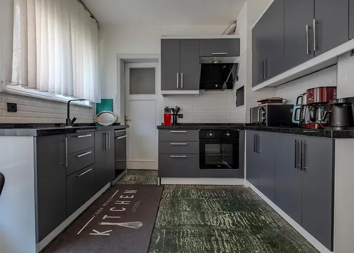 5-bedroom With Sea View شقة