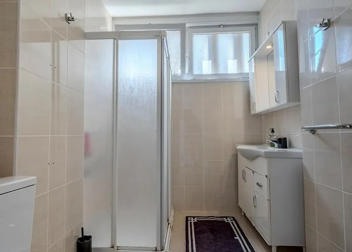 5-bedroom With Sea View *