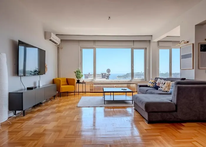 شقة 5-bedroom With Sea View *