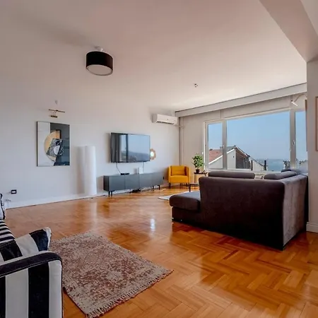 דירה 5-bedroom With Sea View *