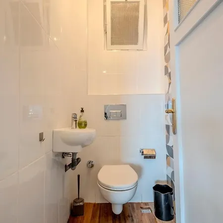 5-bedroom With Sea View איסטמבול