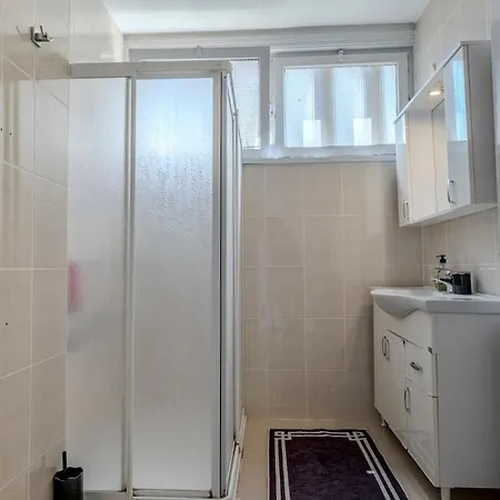 5-bedroom With Sea View *