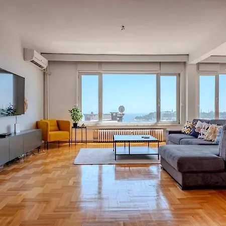 Apartament 5-bedroom With Sea View *